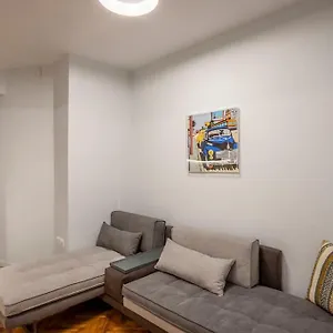 https://karolou-ntil-ground-floor-suite.hotels-of-thessaloniki.com